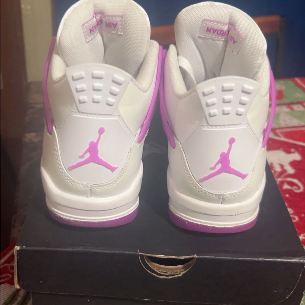 Jordan 4s - Picture 2 of 4
